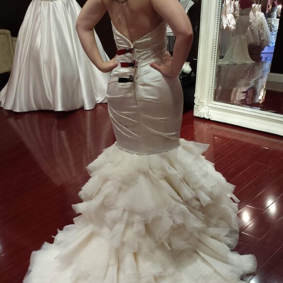 Elegant Cream Strapless Gown - Picture 3 of 16